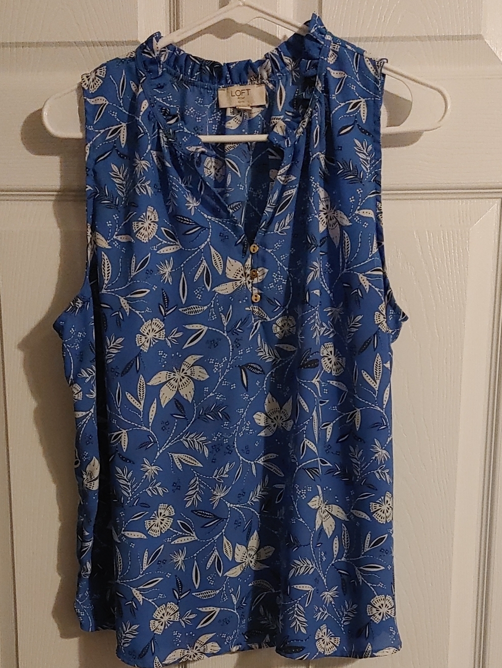 LOFT Blue Floral Ruffled Neck Sleeveless Top Women's LG